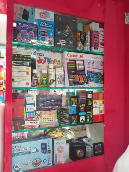 Camel art sets, colour boxes and DIY craft kits