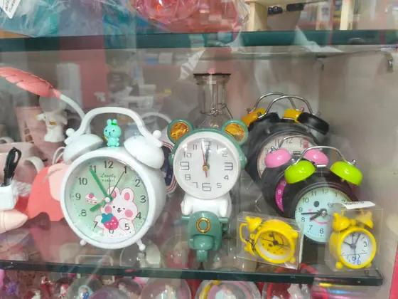 Table clocks and children's alarm clocks for gifting