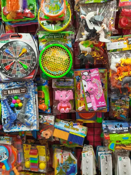Animal figures, action toys and pocket-money games